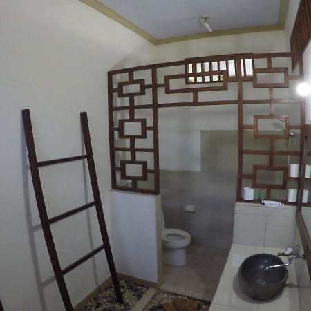 Gili Smile Bungalow กีลีตราวางัน ภายนอก รูปภาพ