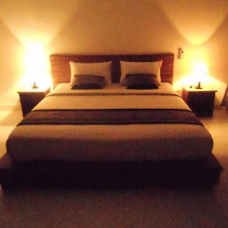 Gili Smile Bungalow กีลีตราวางัน ภายนอก รูปภาพ