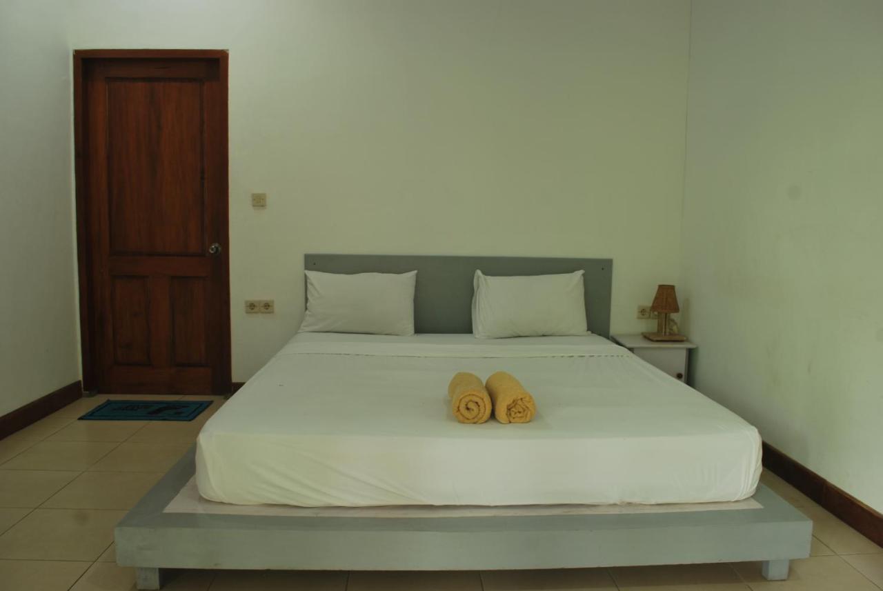 Gili Smile Bungalow กีลีตราวางัน ภายนอก รูปภาพ