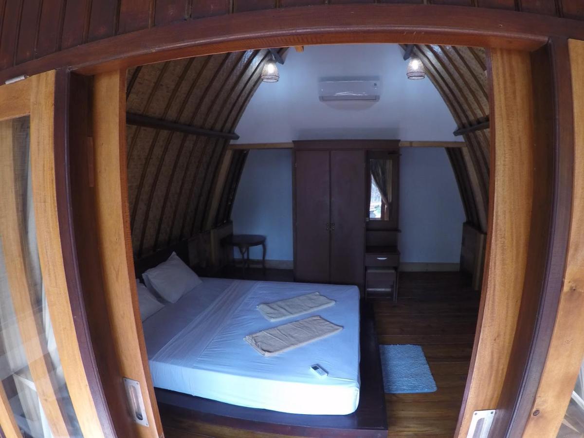 Gili Smile Bungalow กีลีตราวางัน ภายนอก รูปภาพ