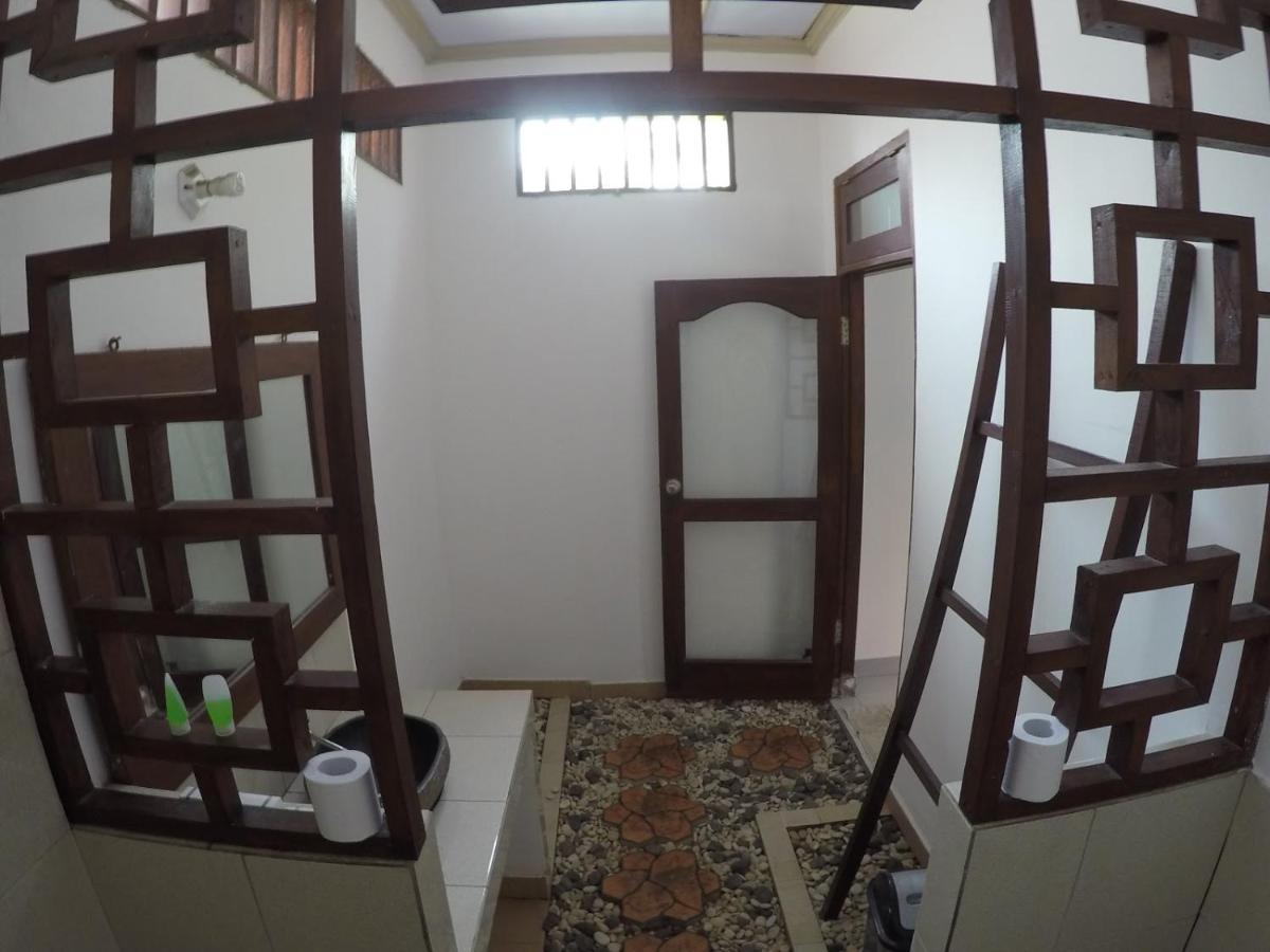 Gili Smile Bungalow กีลีตราวางัน ภายนอก รูปภาพ