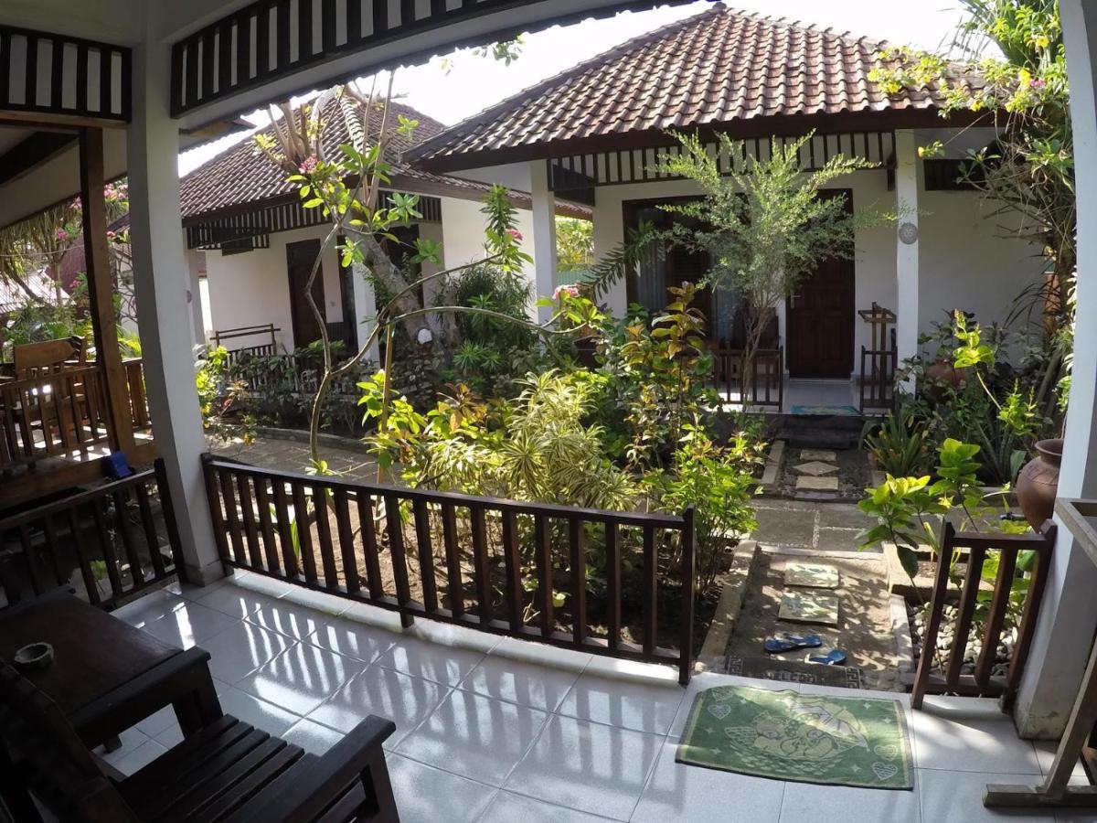 Gili Smile Bungalow กีลีตราวางัน ภายนอก รูปภาพ