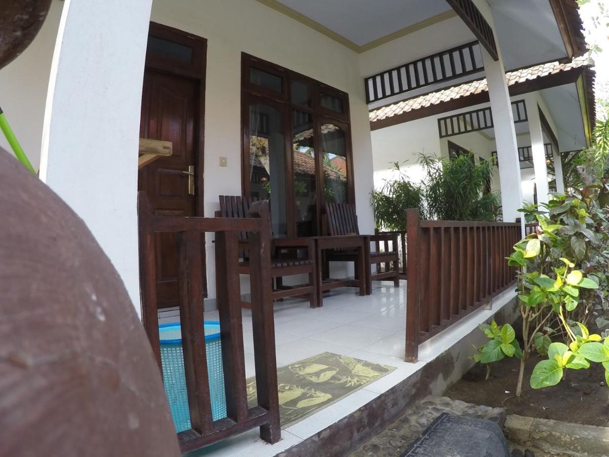 Gili Smile Bungalow กีลีตราวางัน ภายนอก รูปภาพ