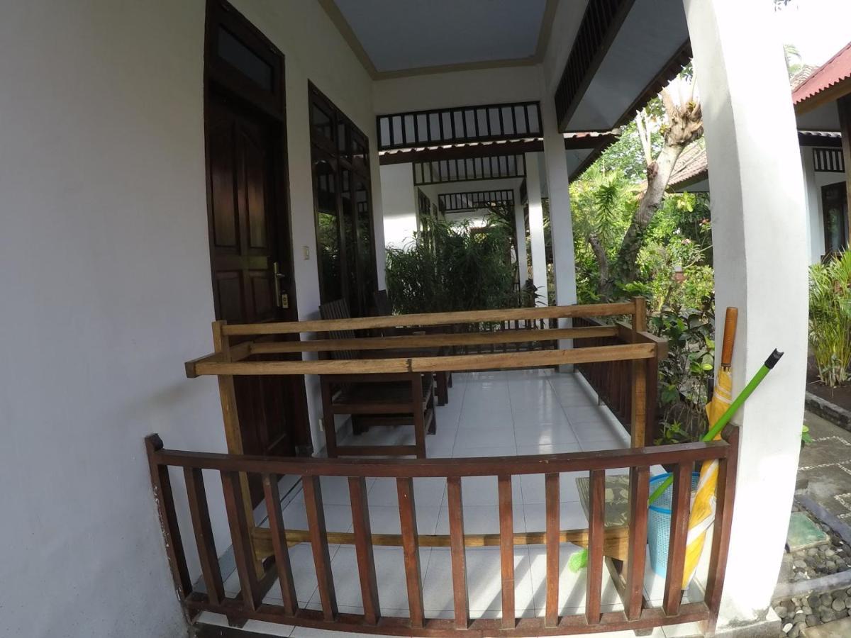Gili Smile Bungalow กีลีตราวางัน ภายนอก รูปภาพ
