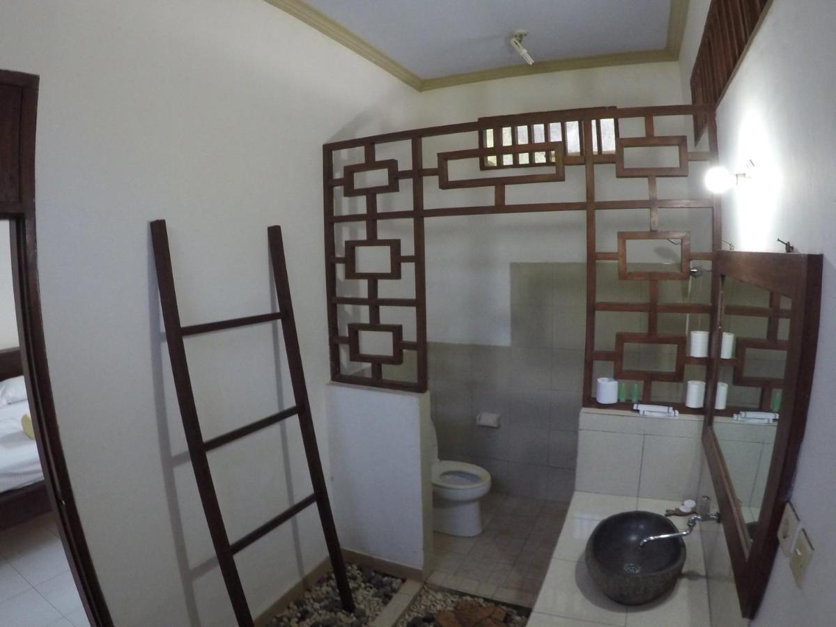 Gili Smile Bungalow กีลีตราวางัน ภายนอก รูปภาพ