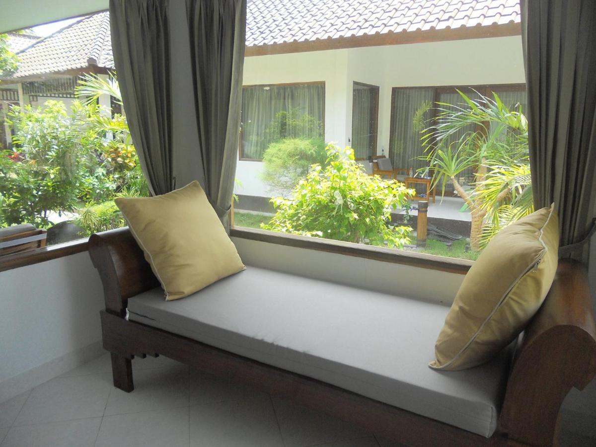 Gili Smile Bungalow กีลีตราวางัน ภายนอก รูปภาพ