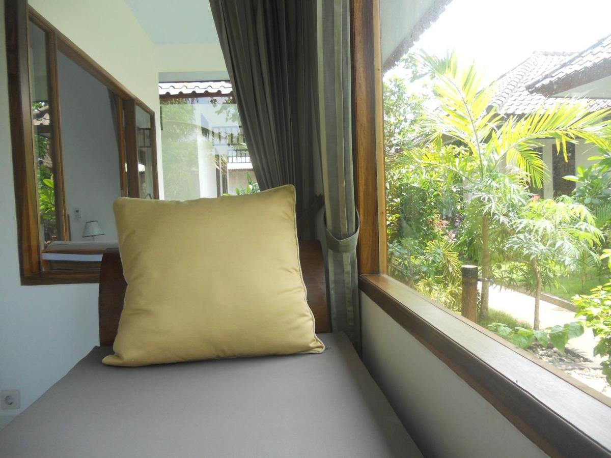 Gili Smile Bungalow กีลีตราวางัน ภายนอก รูปภาพ