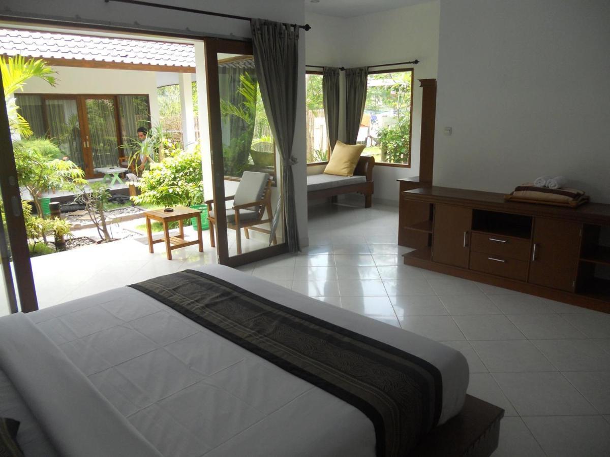 Gili Smile Bungalow กีลีตราวางัน ภายนอก รูปภาพ