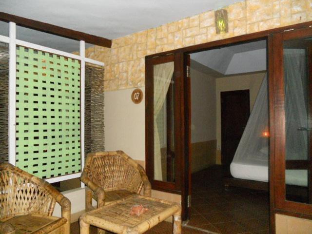 Gili Smile Bungalow กีลีตราวางัน ภายนอก รูปภาพ
