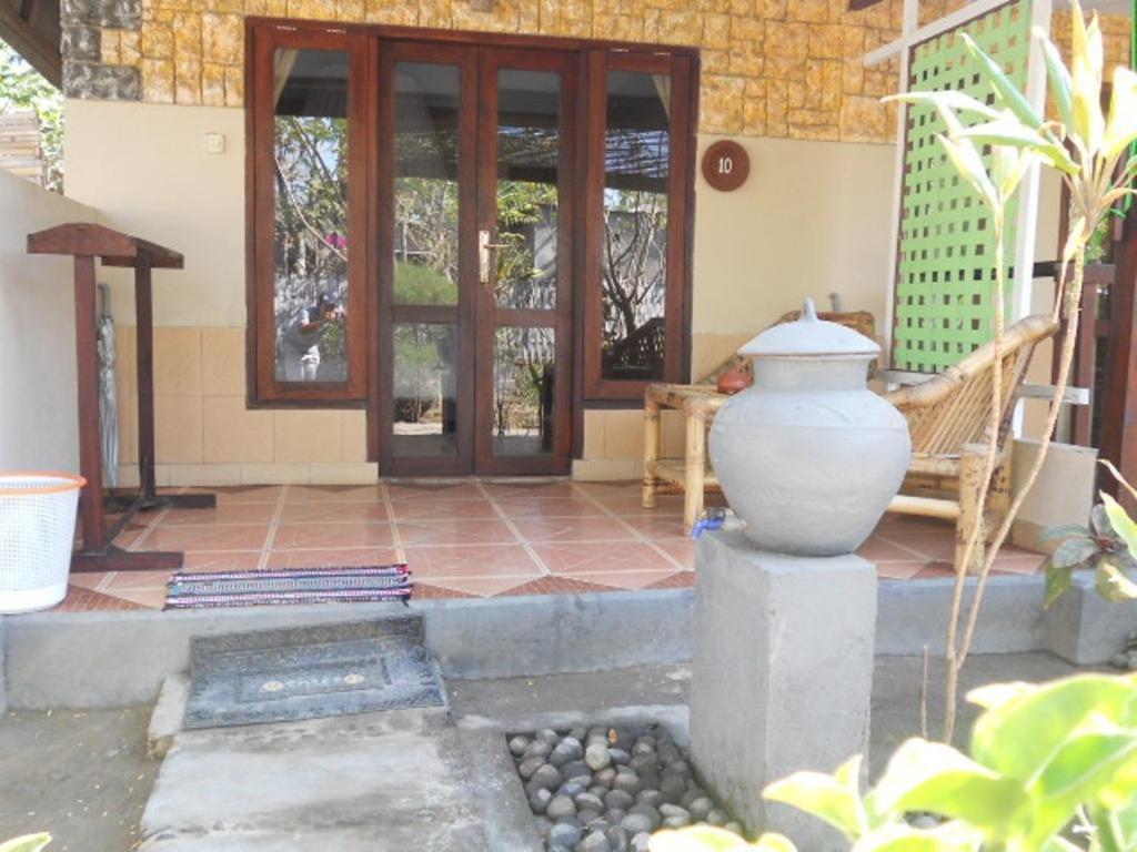 Gili Smile Bungalow กีลีตราวางัน ภายนอก รูปภาพ